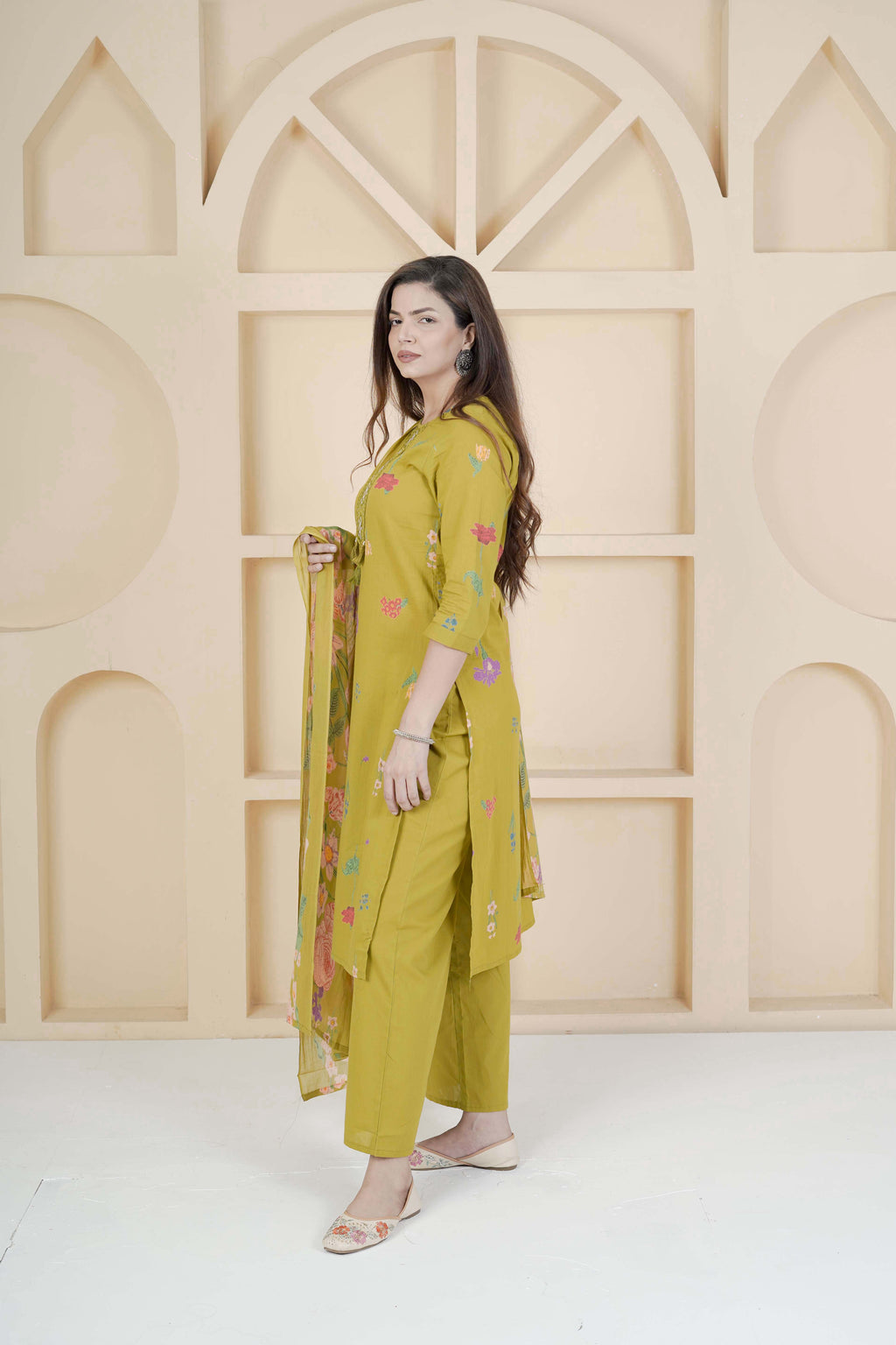 BARBEEE Floral Print, Embroidered Kurta, Trouser/Pant & Dupatta Set - Garima (Green)