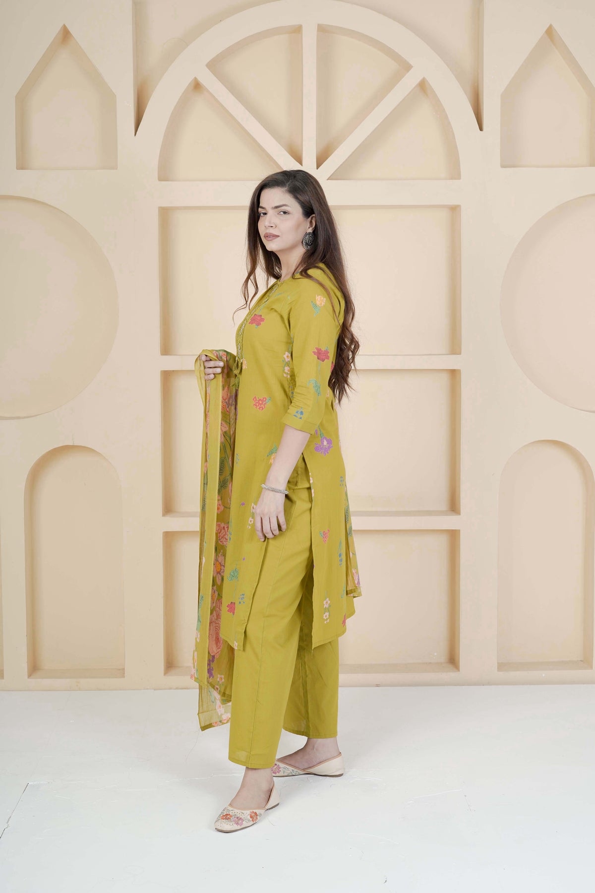 BARBEEE Floral Print, Embroidered Kurta, Trouser/Pant & Dupatta Set - Garima (Green)